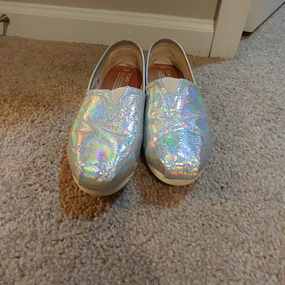 TOMS holographic classic shoe